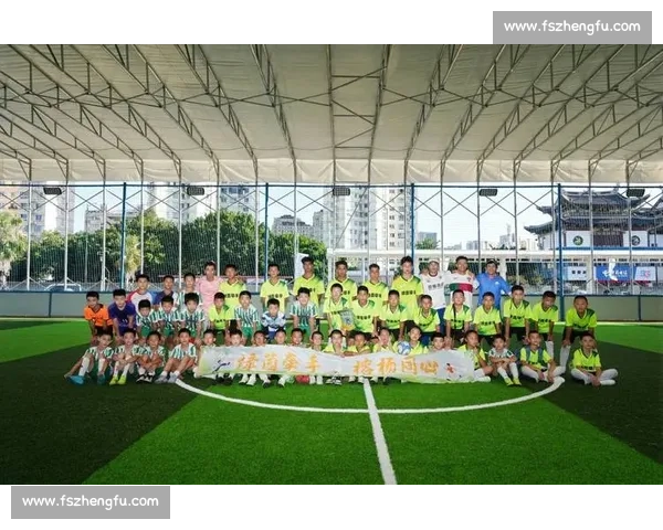 绿茵为媒：深圳援疆托举 儿子娃娃 足球梦
