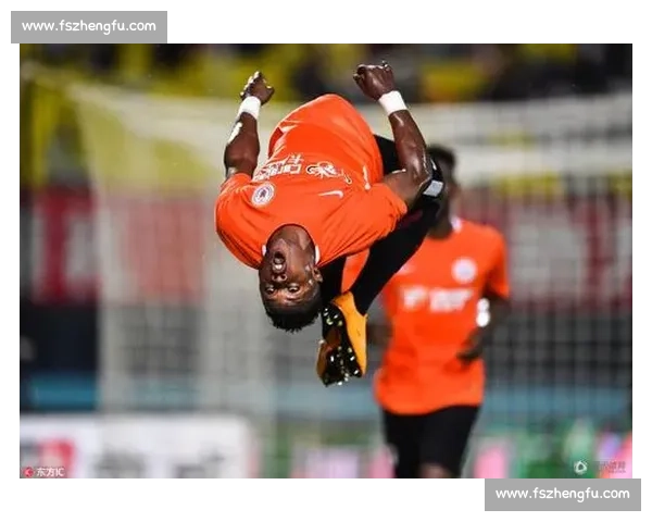 逆天弹跳！橄榄球新星教科书级过人震撼全场